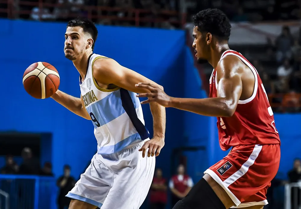 Nicolás Brussino fue el goleador del partido con 19 puntos. Foto: FIBA