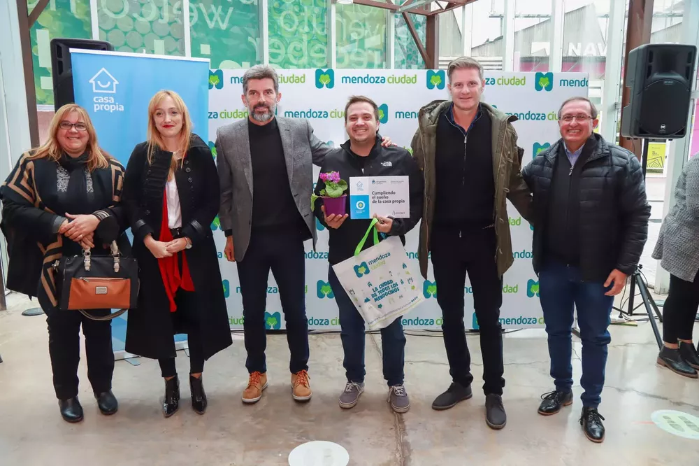 entrega_viviendas_y_creditos_mendoza_capital_1