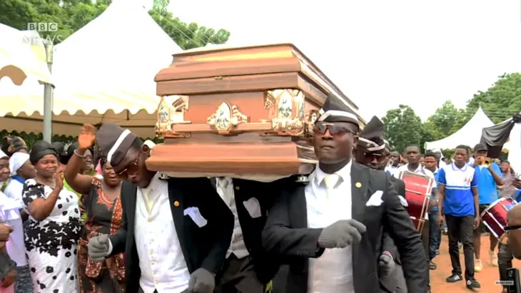 los-funerales-en-ghana-son-1jpg