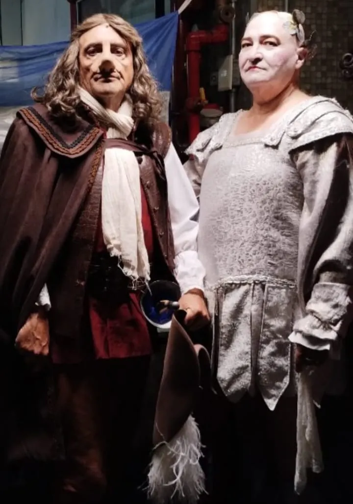 El Puma junto a nuestro compañero Larry de Clay caracterizados para Cyrano. Empezaron en el Teatro San Martin y ahora tr