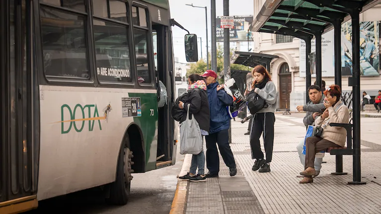 el-gobierno-cito-a-la-uta-y-a-las-camaras-empresarias-a-una-nueva-reunion-paritaria-para-intentar-desactivar-al-paro-foto-tnleandro-heredia-LJZYLYTCFFCPZK4F7VFRW2KF6Y